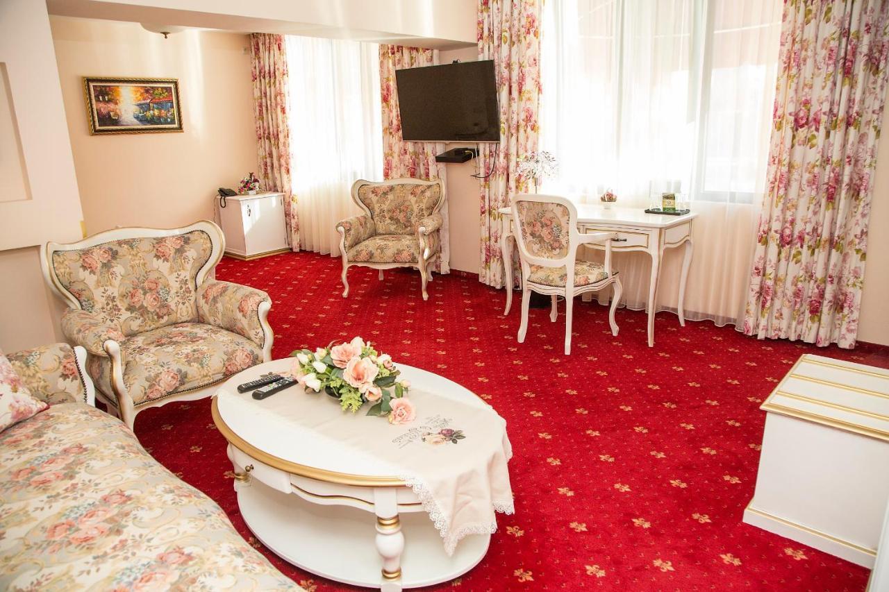 Boutique Hotel Vsk Kentavar Drjanowo Exterior foto