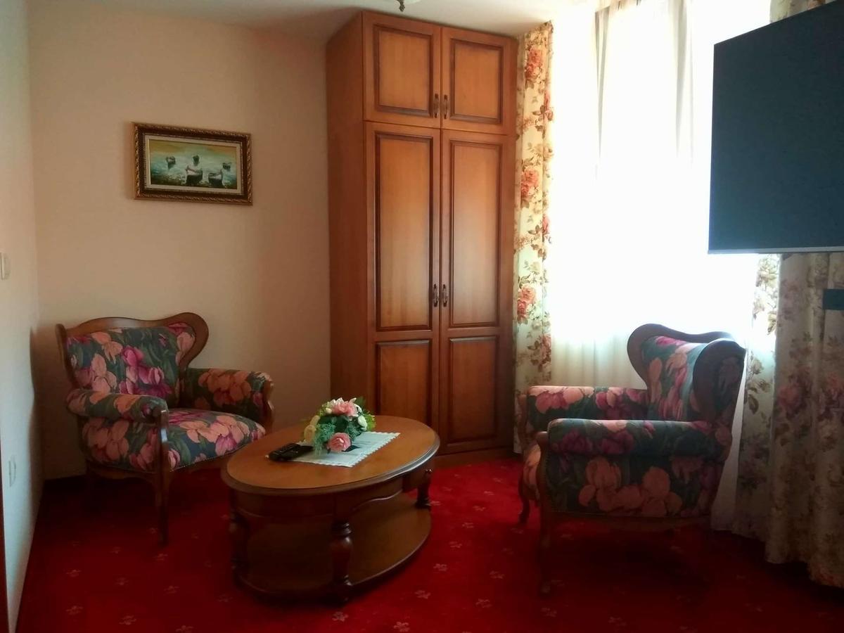 Boutique Hotel Vsk Kentavar Drjanowo Exterior foto